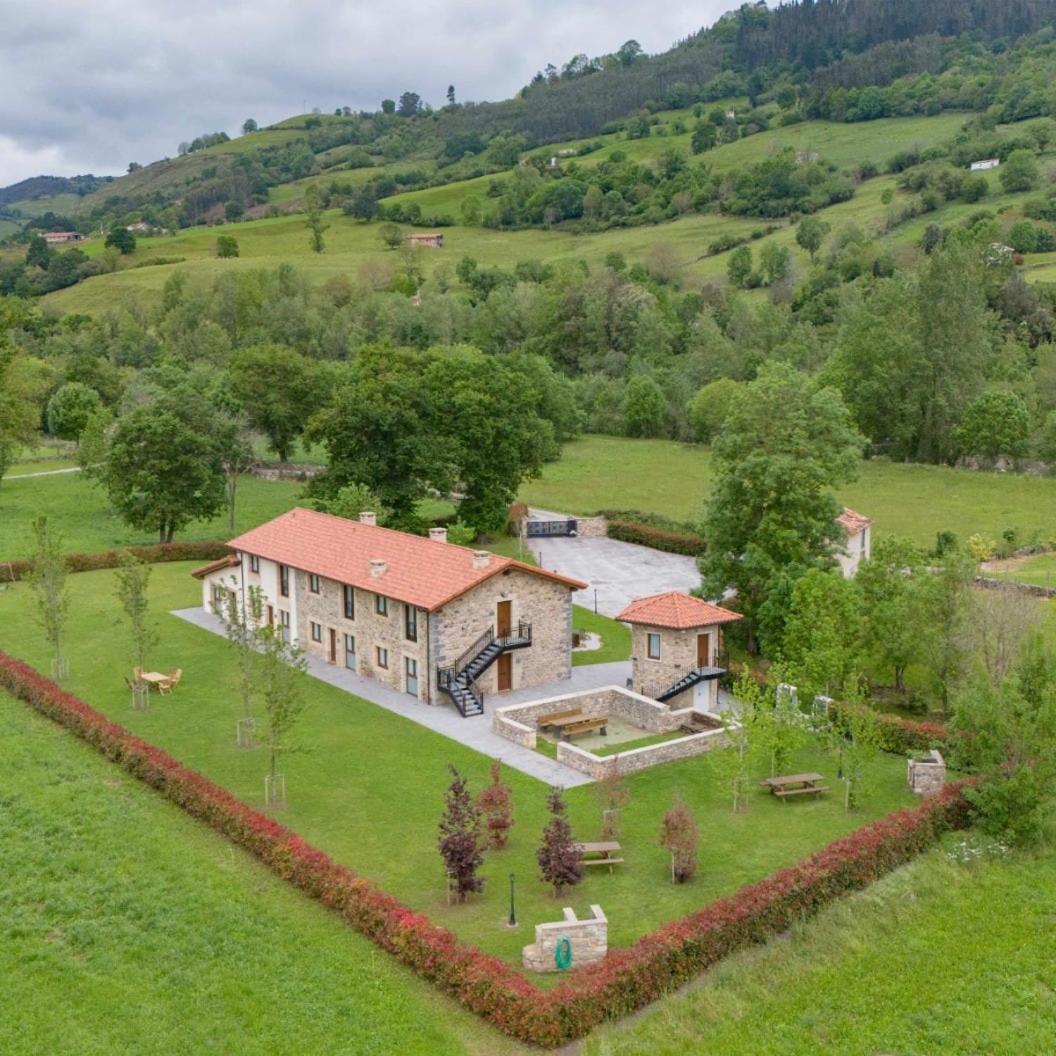 Complejo Rural El Cerradon Guest House Alceda Exterior photo